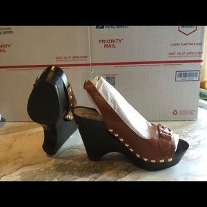 Michael Kors Shoes - Michael Kors leather platform sandals Michael Kors Shoes - Michael Kors leather platform sandals